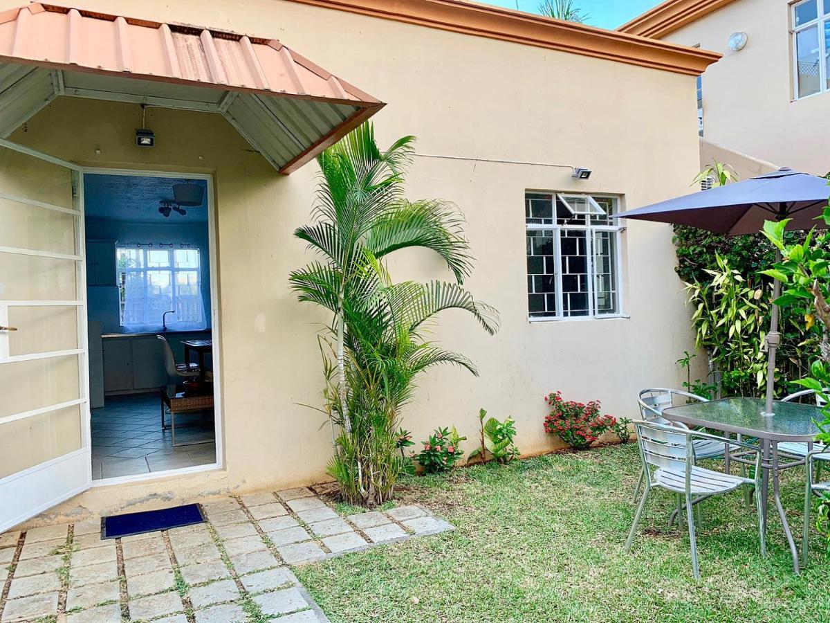 Beachfront 2 Bedroom-House - Tilacaze Flic en Flac Exterior foto